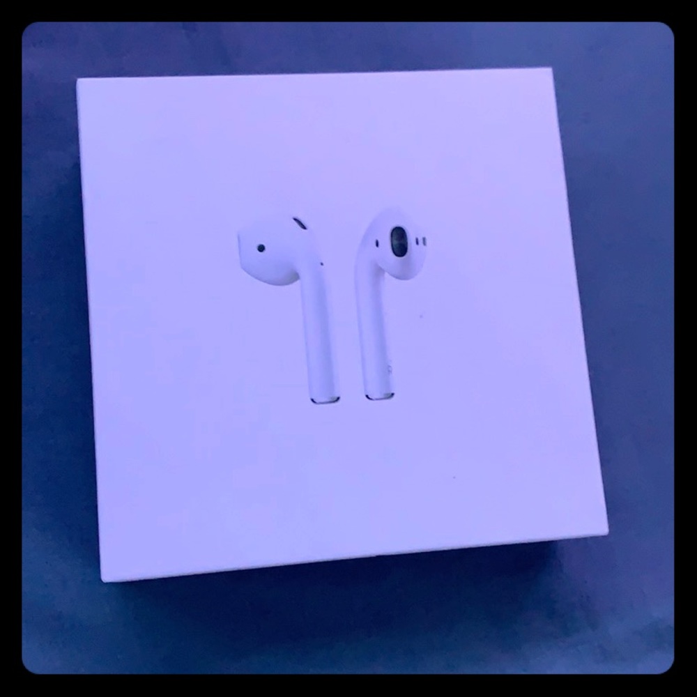 Barely used Apple AirPods Willing to discuss price
